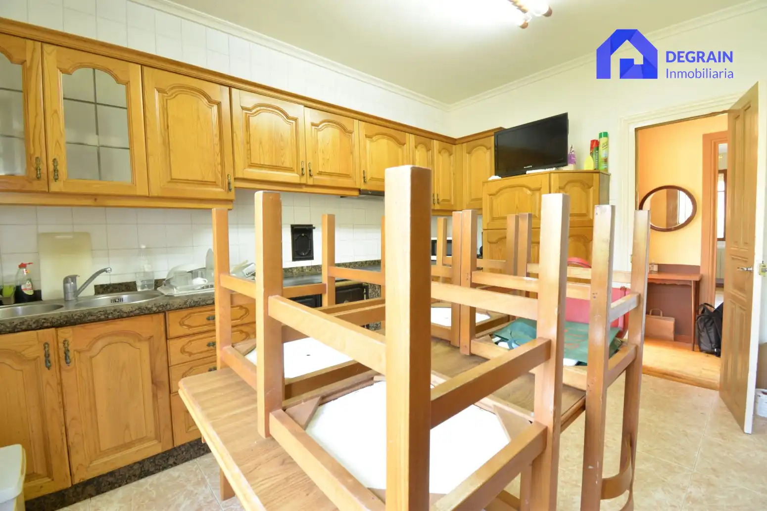 Cocina de Casa o chalet en venta en Salas con Calefacción, Terraza y Trastero