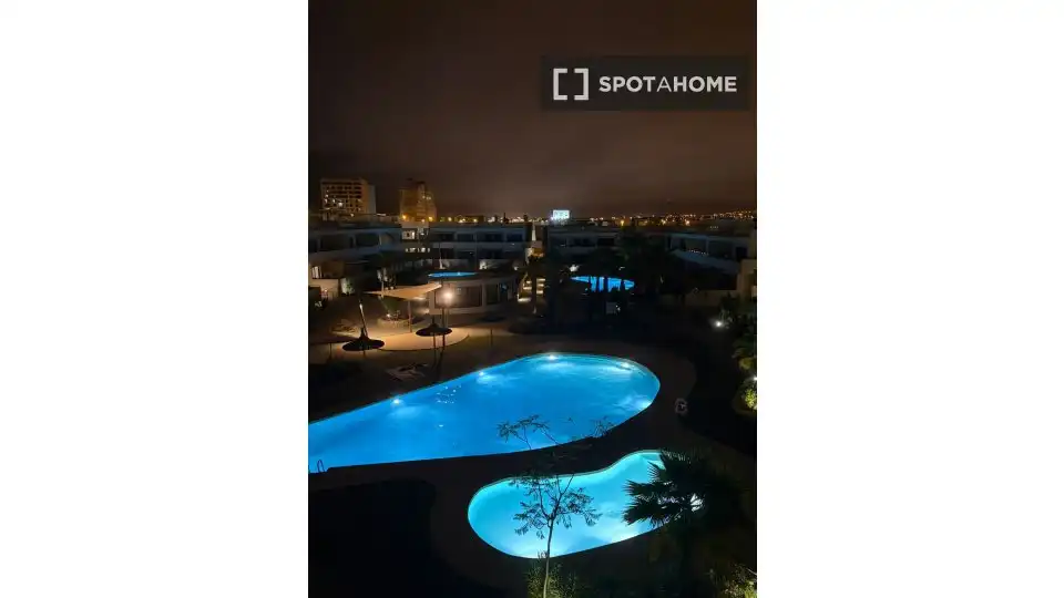 Piscina de Apartament per a compartir en Torrevieja amb Aire condicionat, Calefacció i Terrassa