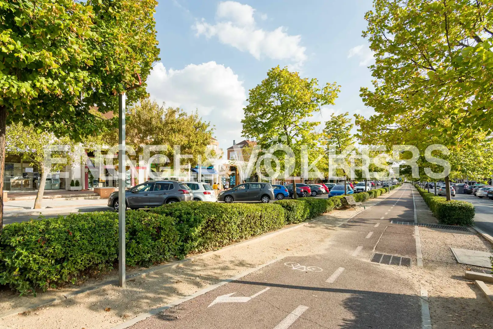 Aparcament de Estudi de lloguer en Villaviciosa de Odón amb Calefacció, Jardí privat i Parquet