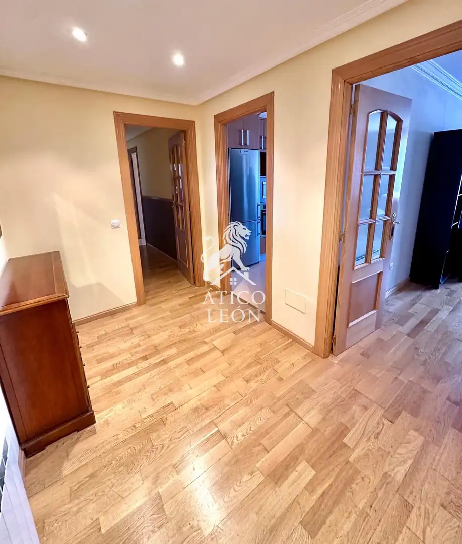 Piso en venta en León Capital  con Calefacción, Terraza y Trastero
