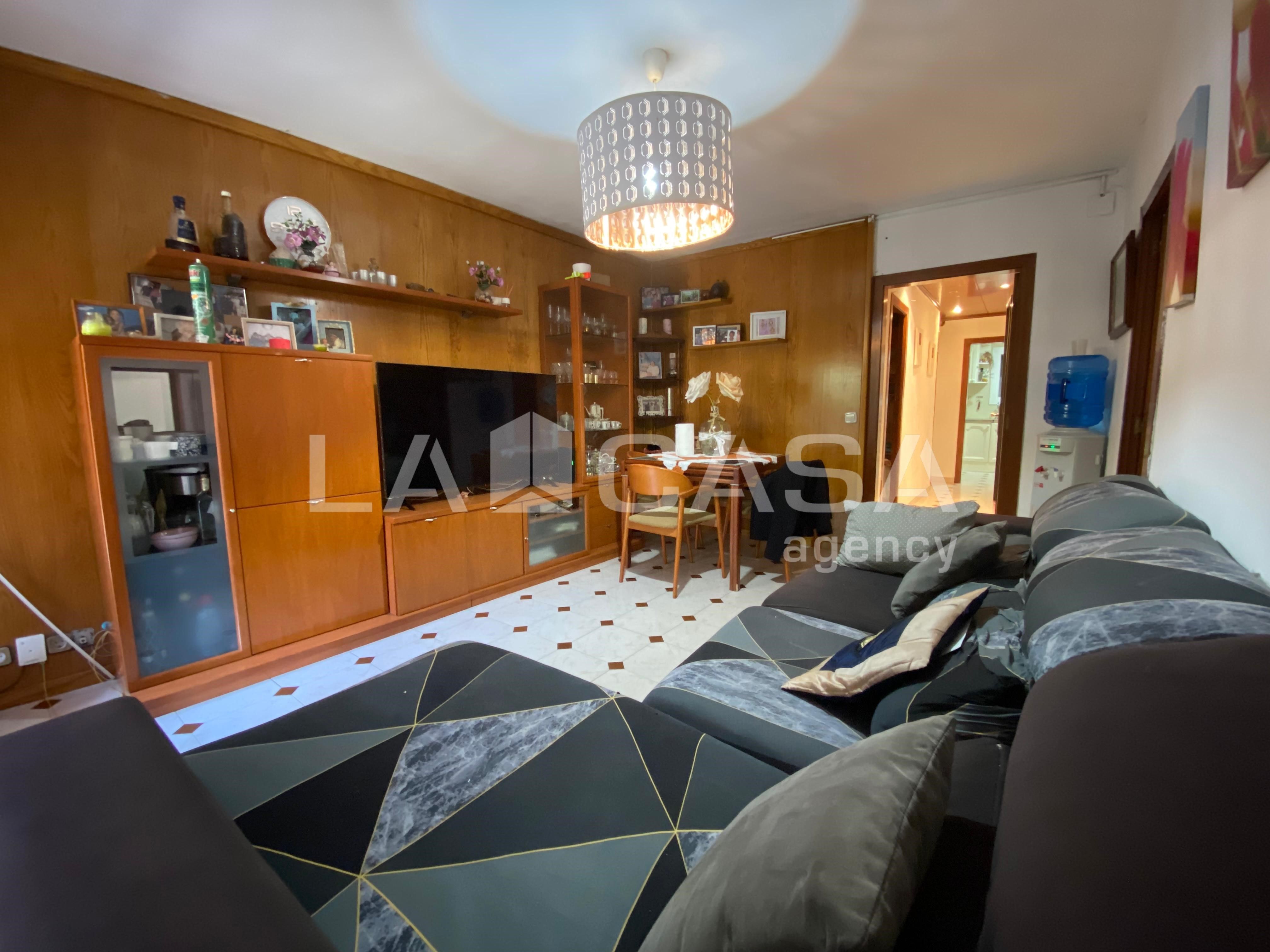 Living room of Flat for sale in Santa Coloma de Gramenet  with Balcony
