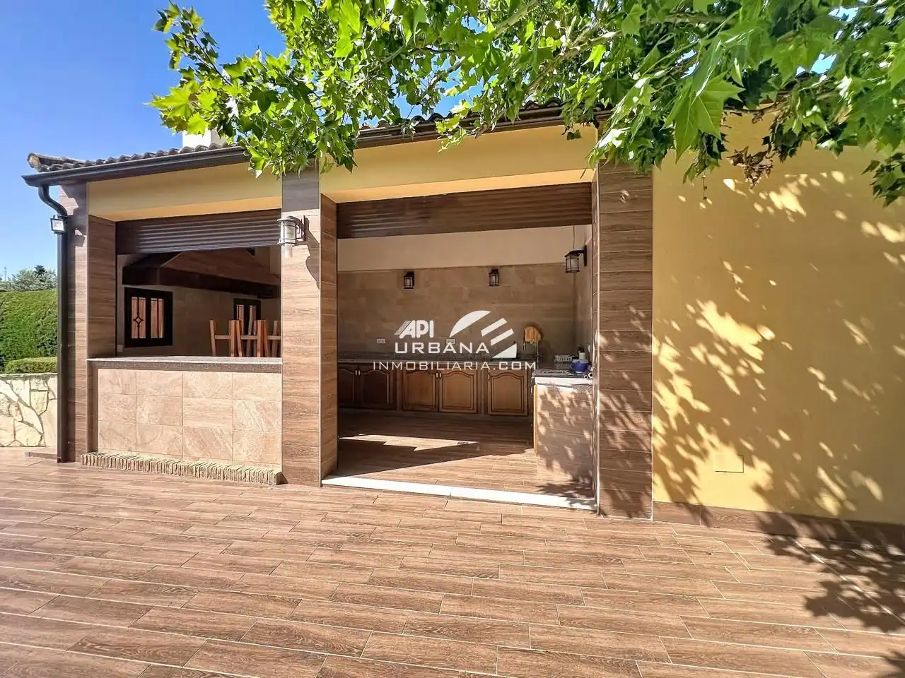 Terrassa de Casa o xalet en venda en Lucena amb Aire condicionat i Piscina