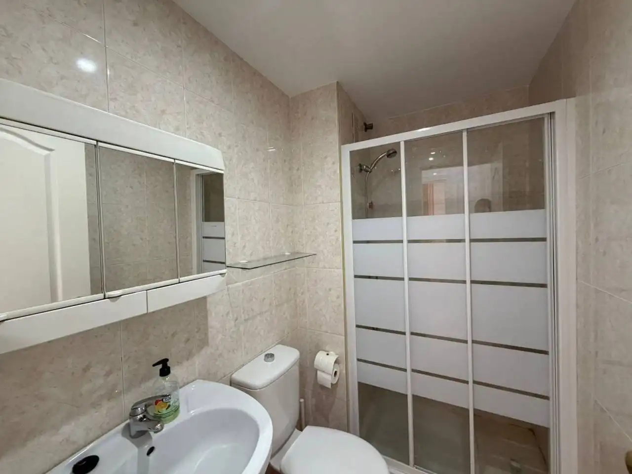 Baño de Ático de alquiler en Rincón de la Victoria con Terraza, Amueblado y Piscina comunitaria