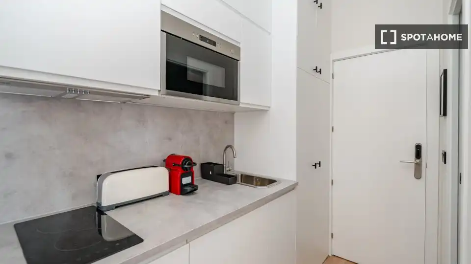 Kitchen of Study for share in Madrid  with Air Conditioner, Heating and Terrace