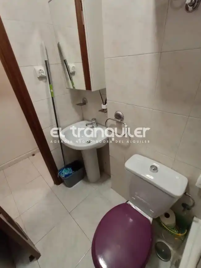 Bany de Estudi de lloguer en Madrid amb Aire condicionat i Moblat