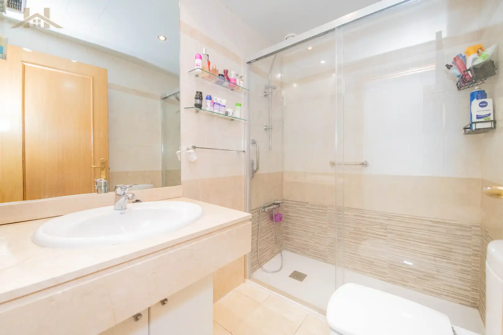 Baño de Piso en venta en Pinto con Aire acondicionado, Trastero y Amueblado