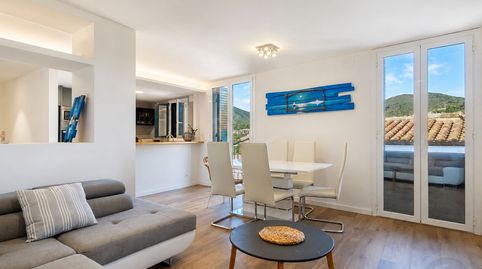 Apartamento recién reformado en Cadaqués, ubicado en una de las zonas más cotizadas de la Costa Brava. Dispone de luminoso salónco