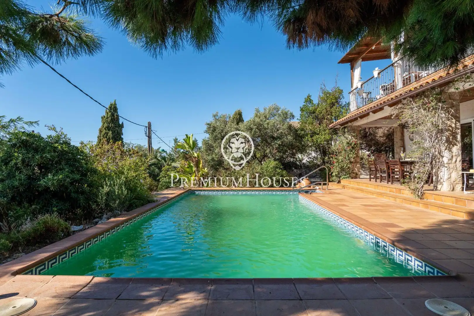 Piscina de Casa o xalet en venda en Sitges amb Aire condicionat, Calefacció i Jardí privat