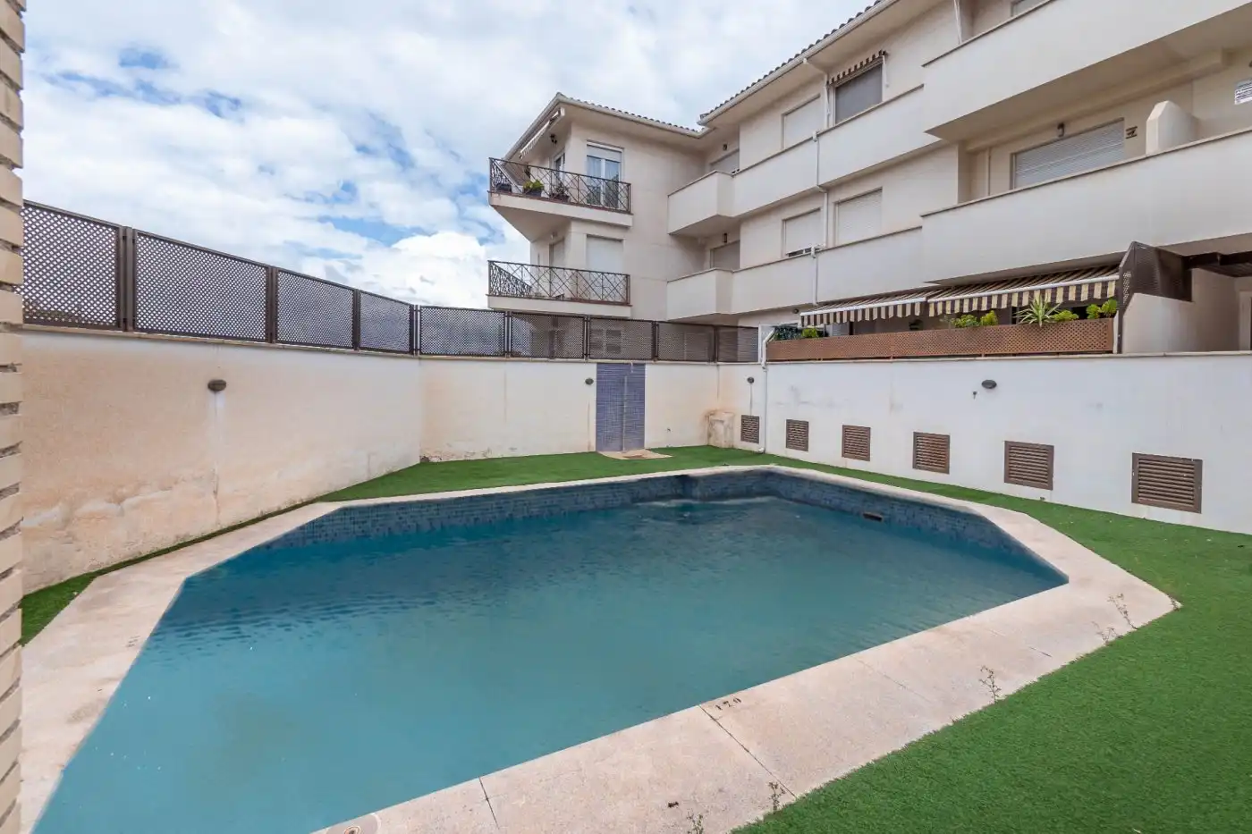 Swimming pool of Flat for sale in Las Gabias  with Air Conditioner, Heating and Private garden