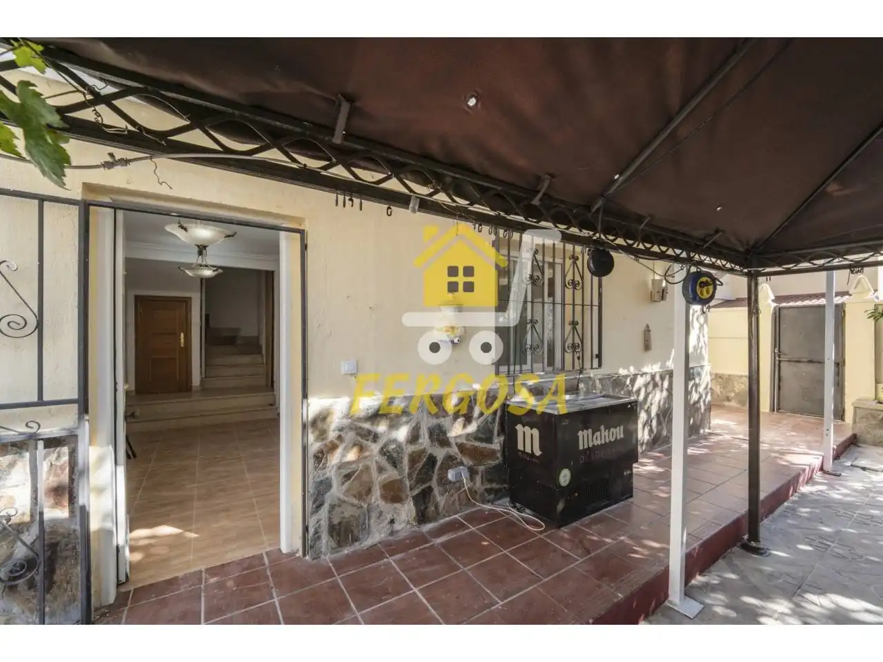 Casa adosada en venda en Las Ventas de Retamosa amb Jardí privat, Terrassa i Piscina