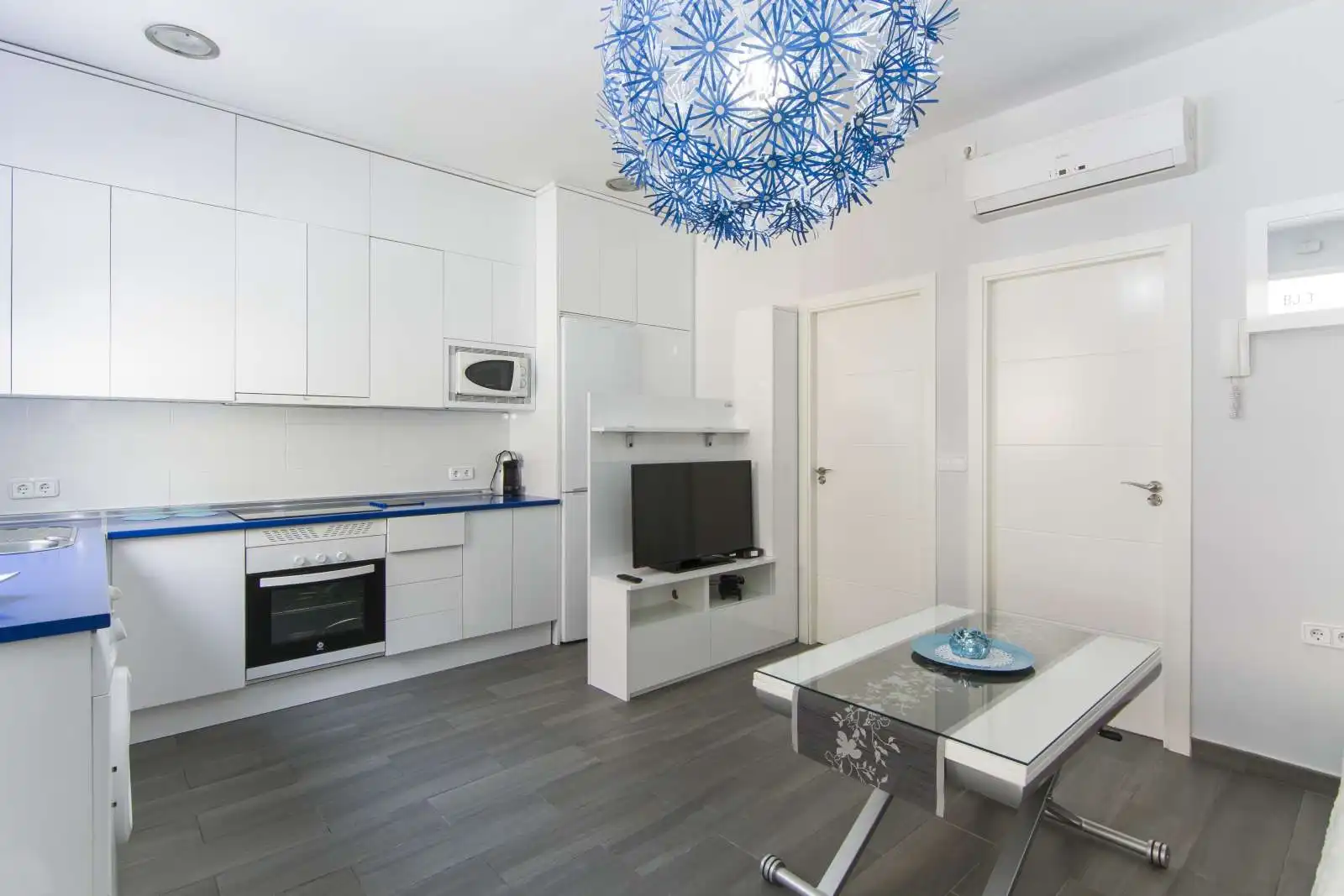 Cocina de Apartamento para compartir en Madrid con Aire acondicionado, Calefacción y Terraza