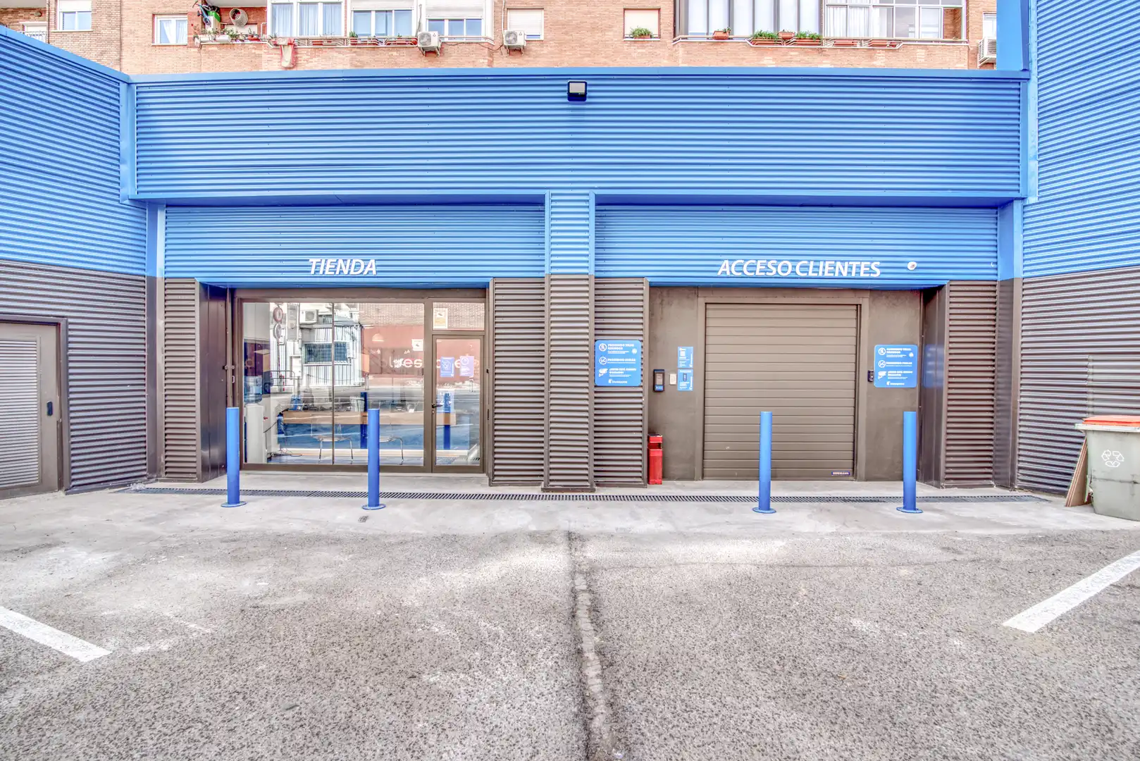 Exterior view of Garage for rent in Madrid  with Alarm