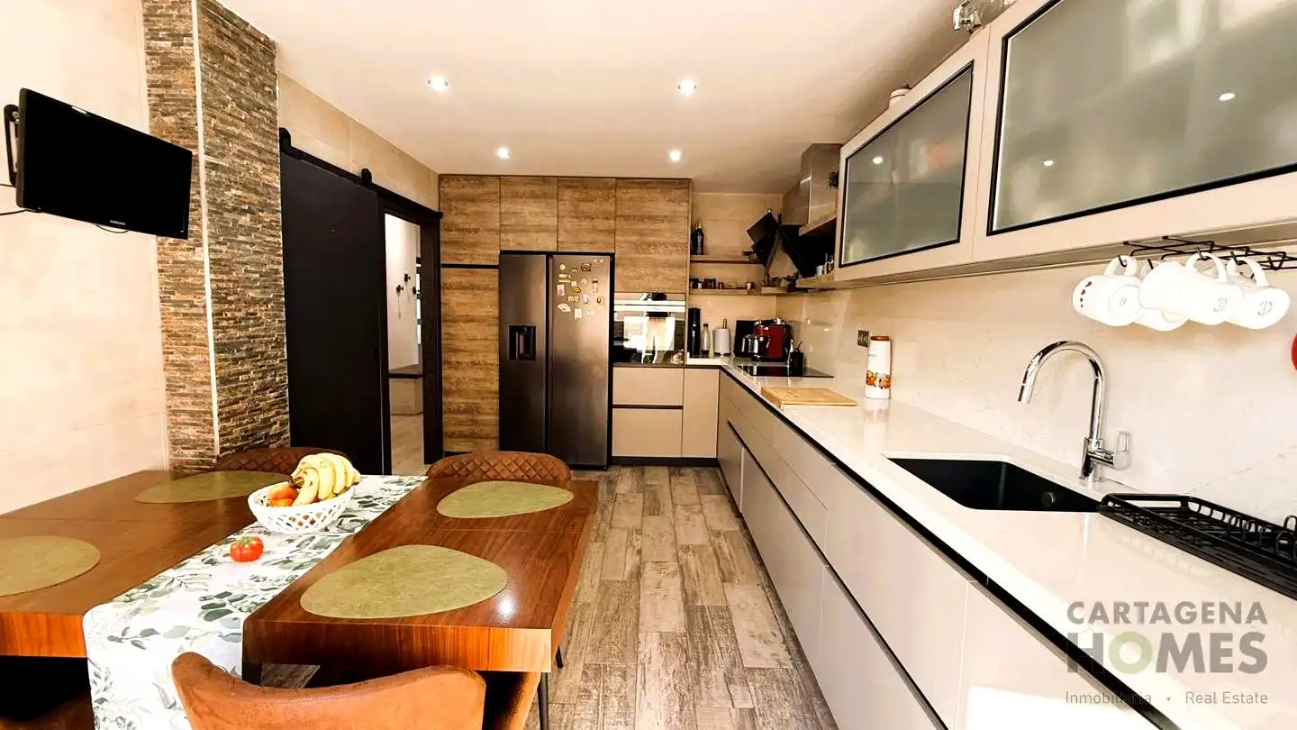 Cocina de Casa adosada en venta en Cartagena con Aire acondicionado, Jardín privado y Parquet