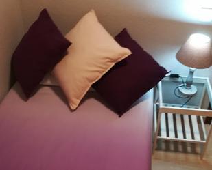 Bedroom of Apartment to share in  Barcelona Capital  with Air Conditioner