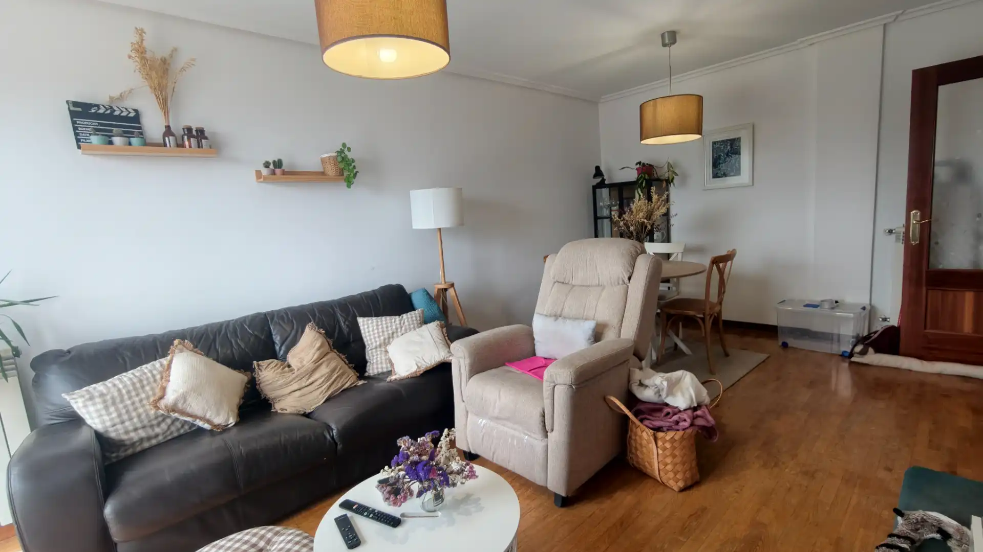 Sala d'estar de Pis en venda en Avilés amb Calefacció, Parquet i Terrassa