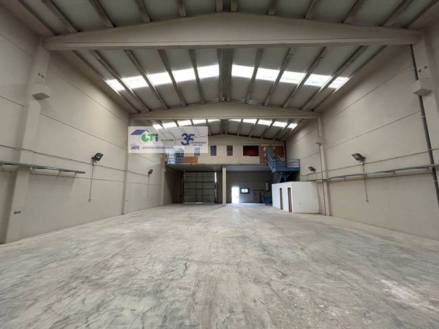 Nave industrial en Alquiler en CALLE ROMERO en Cartuja Baja