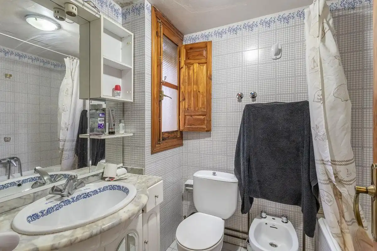 Bathroom of Houses for sale in Granada  with Air Conditioner, Heating and Terrace