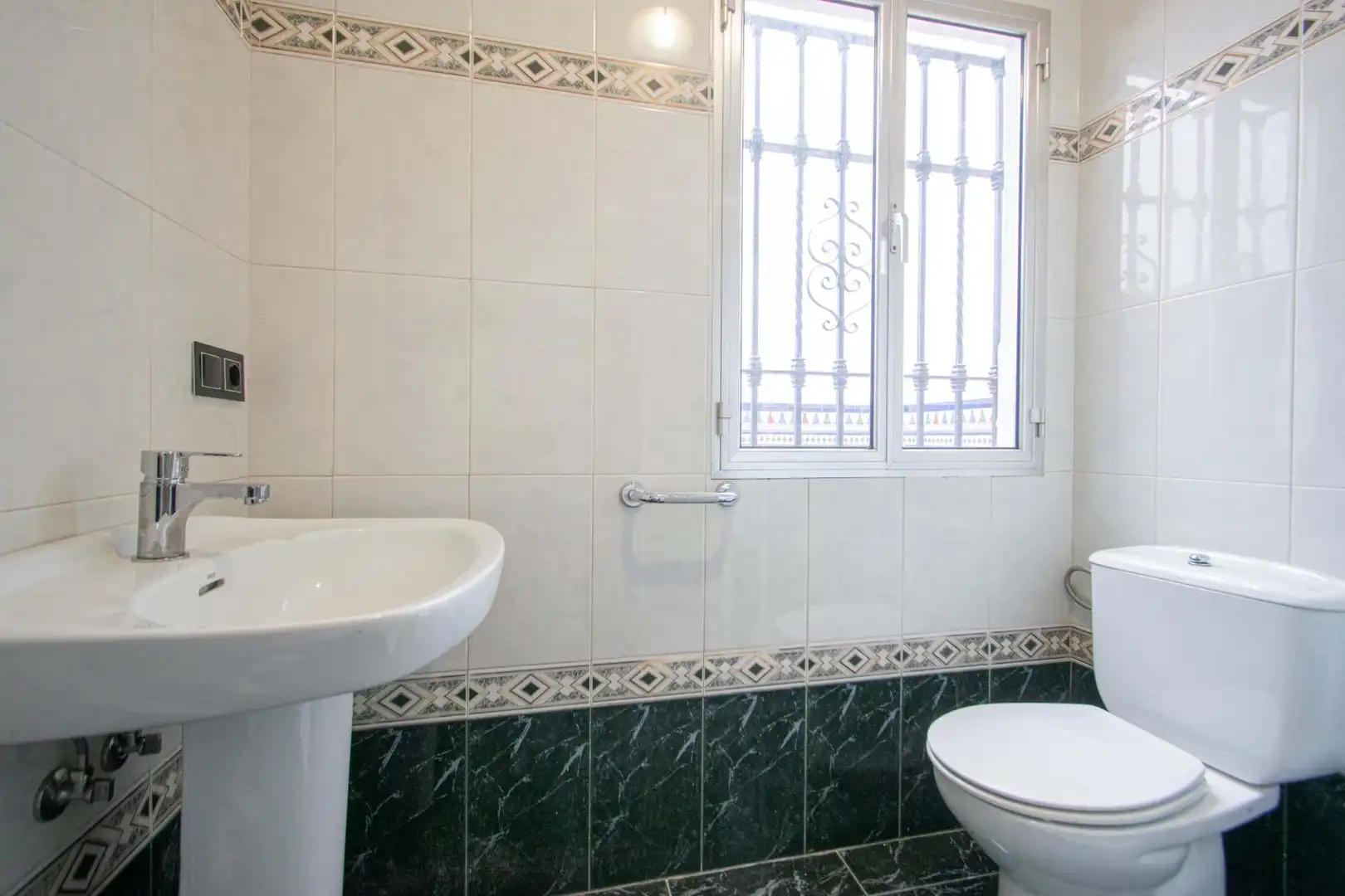 Casa o xalet en venda a Calle MELCHOR GALLEGOS, Barrio del Nervión