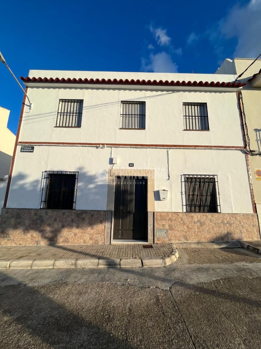 Exterior view of House or chalet for sale in Montilla  with Air Conditioner, Terrace and Storage room