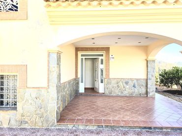 Casa amb jardí en venda a Del Pocico