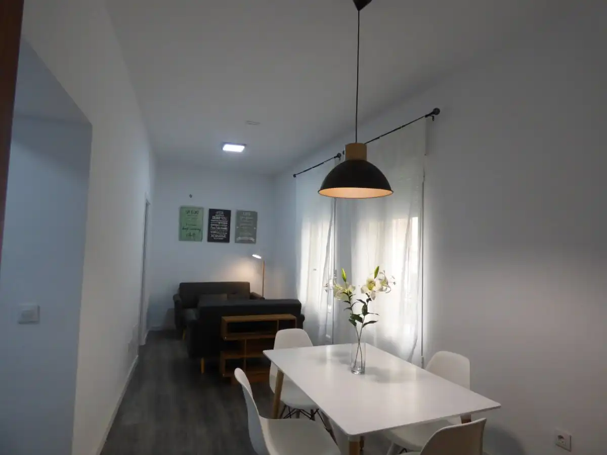 Sala de estar de Piso en venta en Almería con Calefacción, Terraza y Amueblado