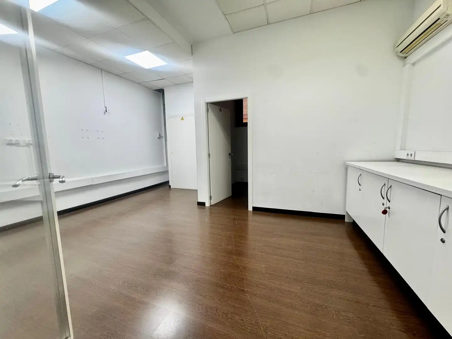 Oficina de alquiler en Sabadell con Aire acondicionado, Calefacción y Trastero