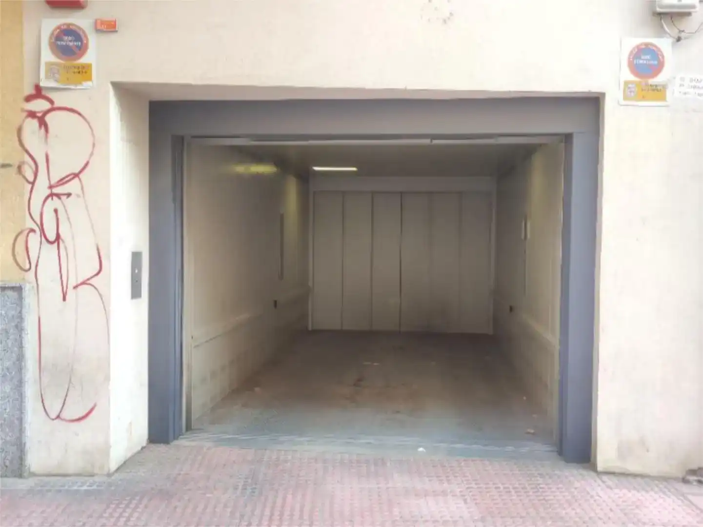 Aparcament de Garatge en venda en Almería