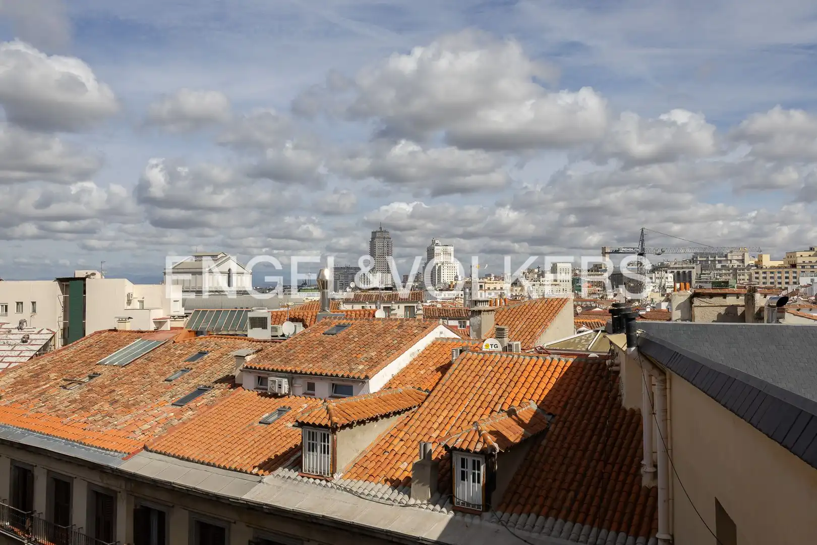 Vista exterior de Àtic en venda en Madrid amb Aire condicionat, Calefacció i Terrassa