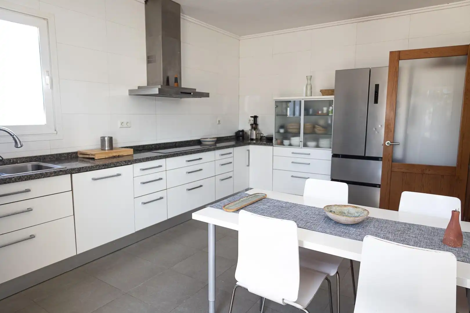 Cuina de Casa o xalet en venda en Rincón de la Victoria amb Aire condicionat, Jardí privat i Terrassa