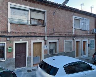 Vista exterior de Casa adosada en venda en  Madrid Capital amb Terrassa i Traster