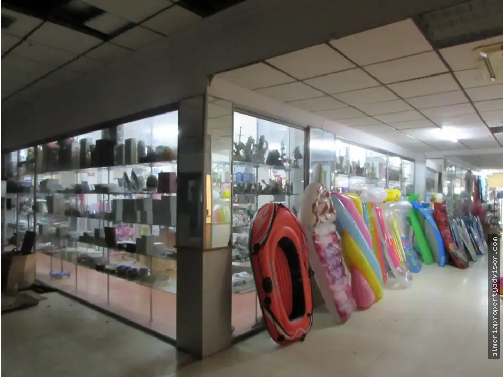 Local comercial en venda a Marina de la Torre