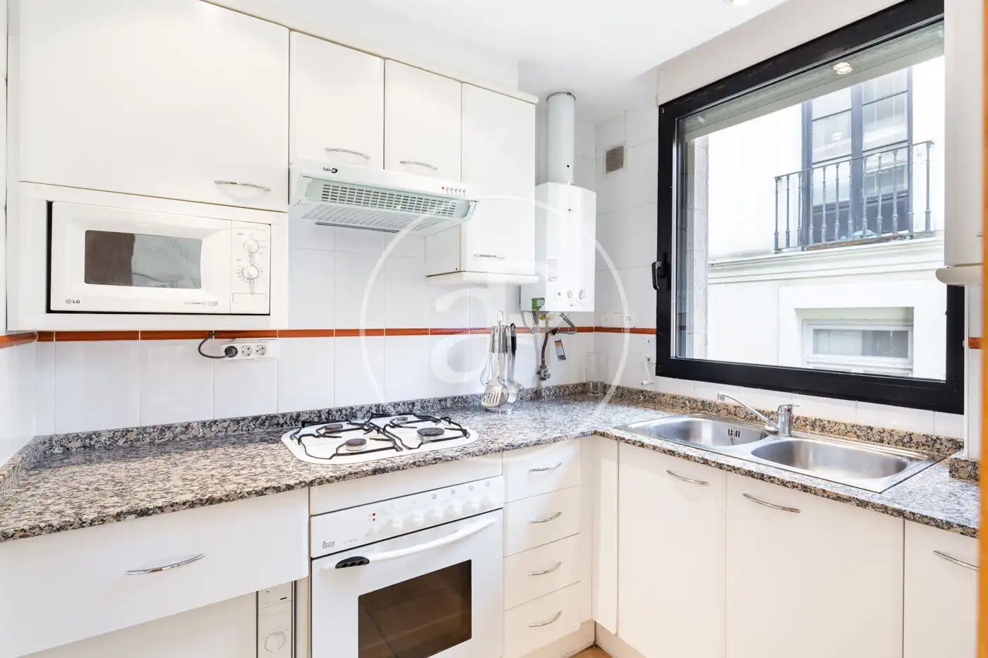 Cocina de Dúplex de alquiler en Valencia con Aire acondicionado, Calefacción y Amueblado