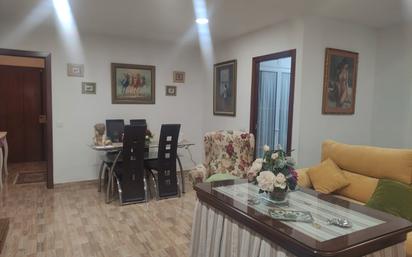 Living room of Flat for sale in  Sevilla Capital  with Air Conditioner, Heating and Private garden