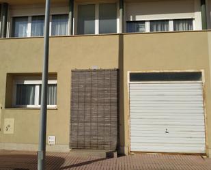 Exterior view of Single-family semi-detached for sale in Fontanars dels Alforins  with Air Conditioner, Terrace and Balcony
