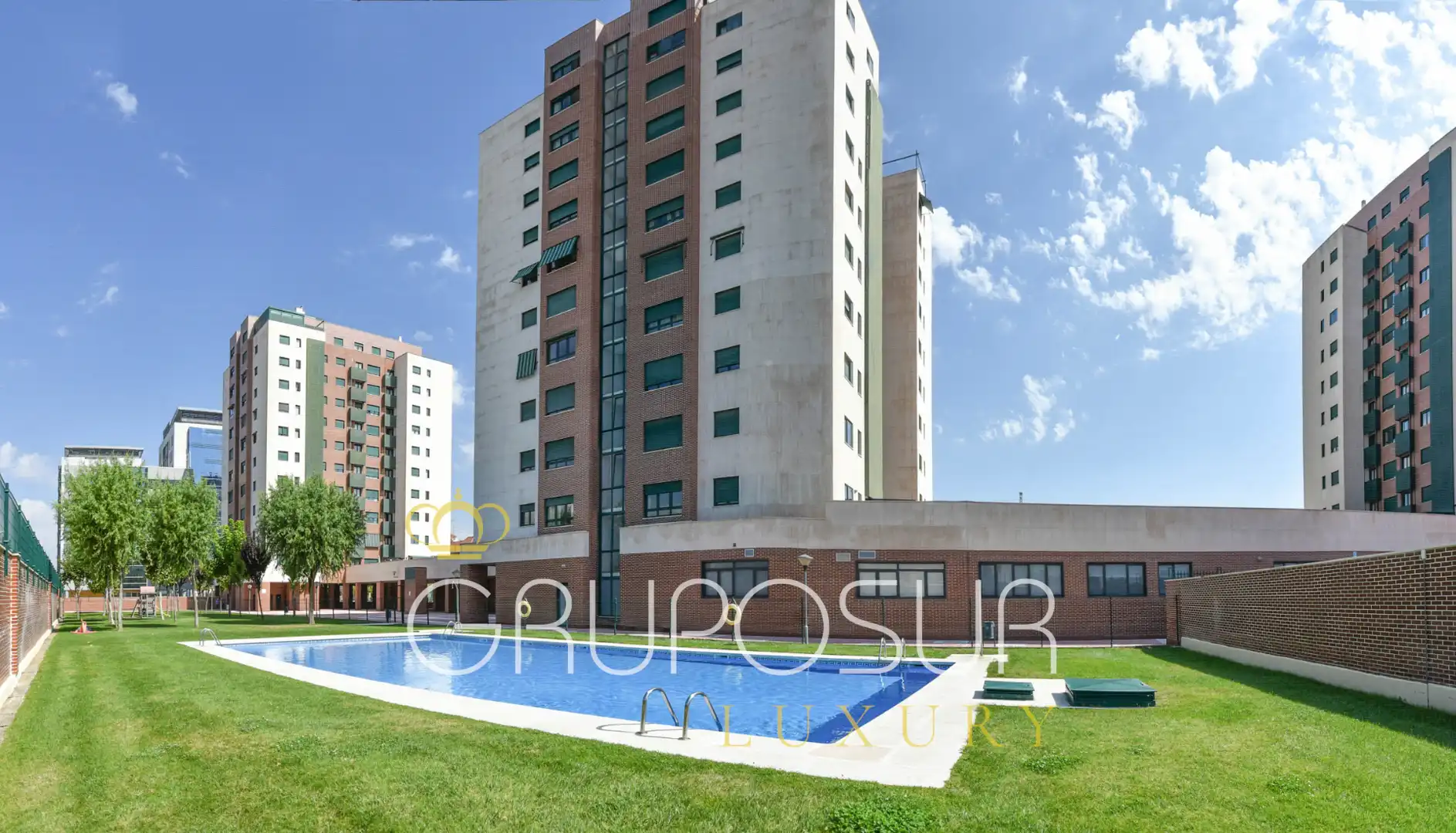 Piscina de Àtic en venda en Valladolid amb Calefacció, Parquet i Terrassa