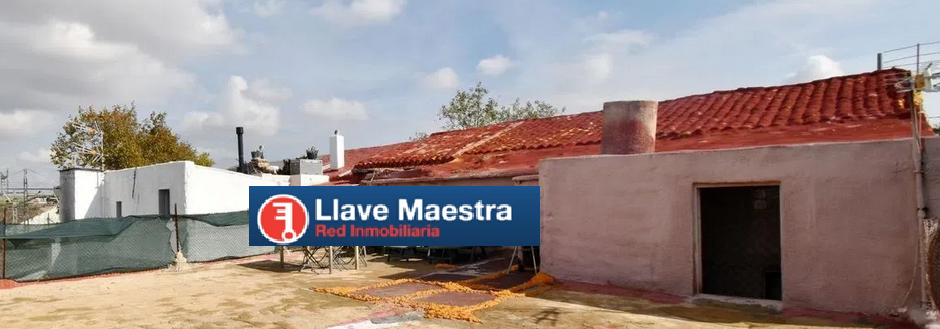 Vista exterior de Casa o xalet en venda en  Valencia Capital amb Terrassa