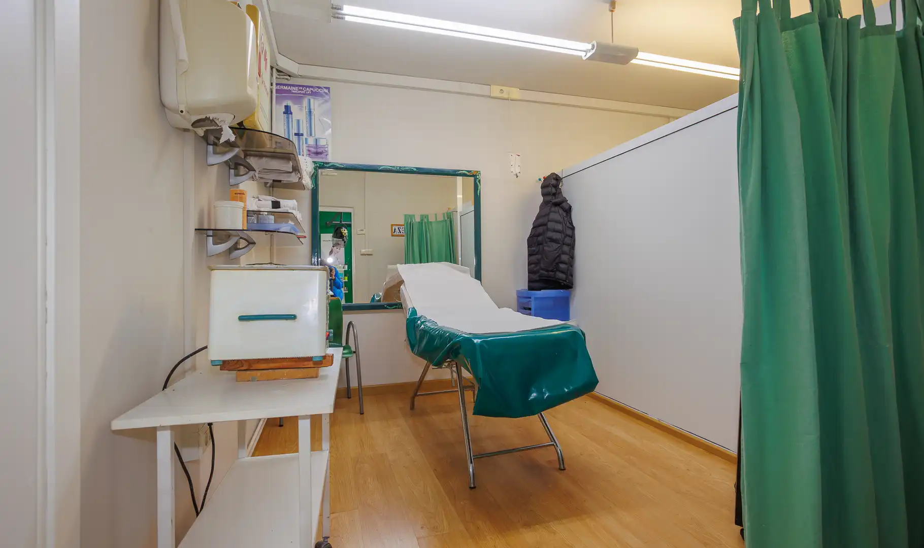 Schlafzimmer von Geschaftsraum zum Verkauf in Boqueixón mit Möbliert