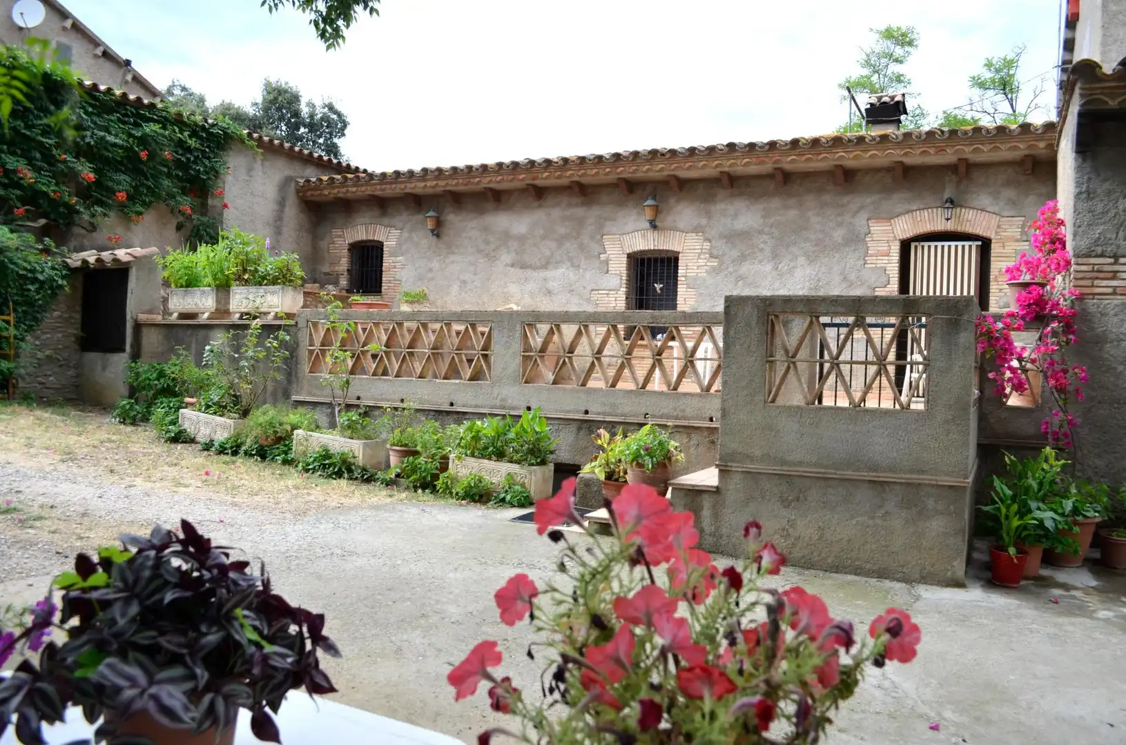 Vista exterior de Finca rústica en venta en Borrassà con Aire acondicionado, Calefacción y Jardín privado