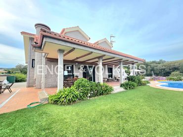 Haus mit Pool zum Verkauf in Tomiño