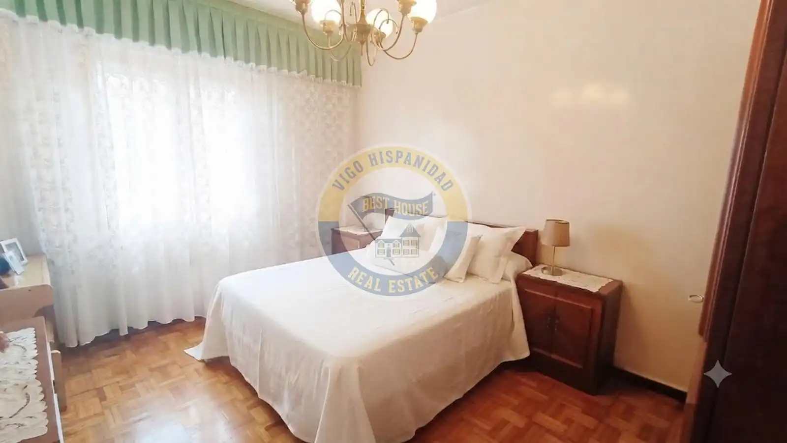 Habitación de Casa o chalet en venta en Vigo  con Calefacción y Amueblado