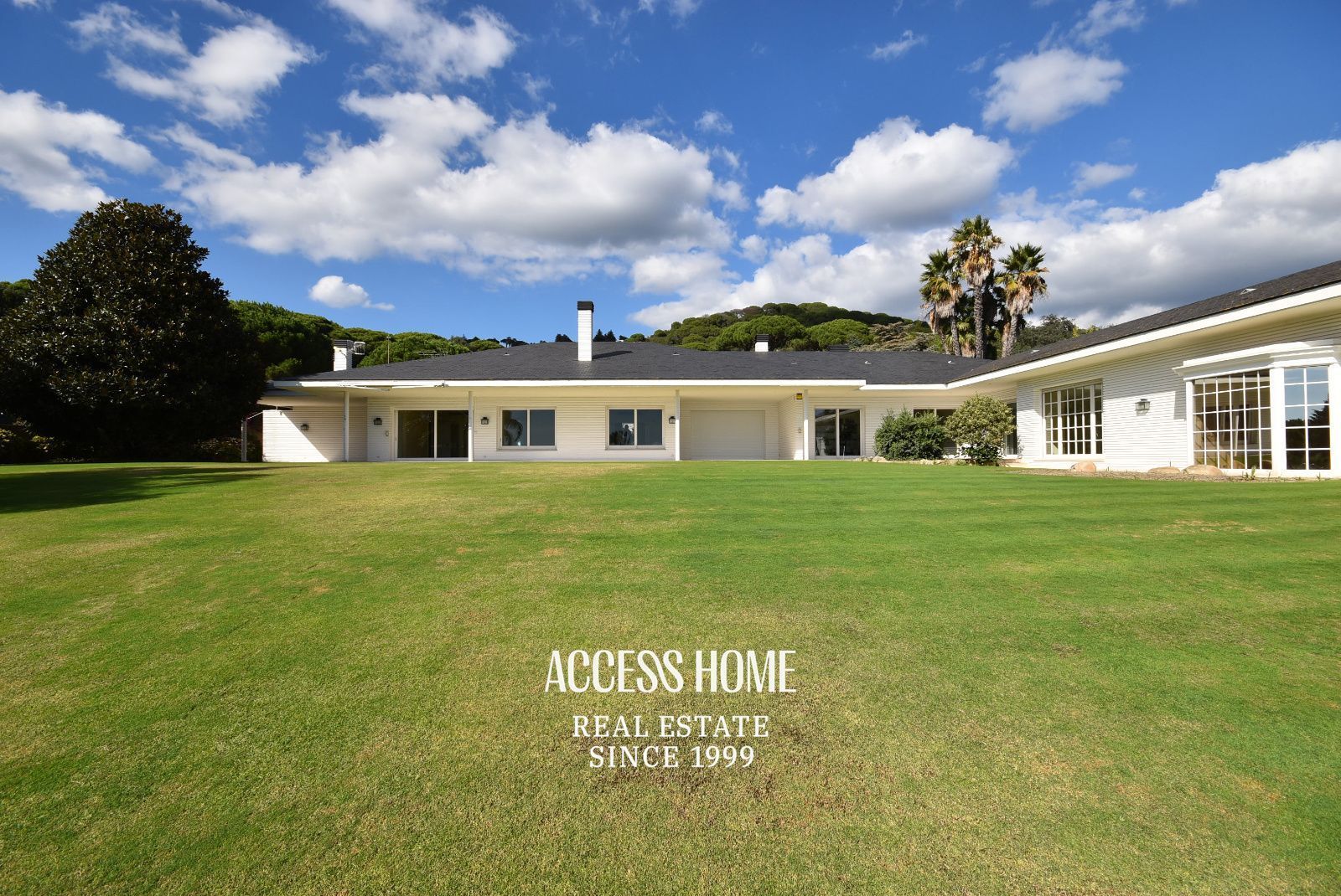 Vista exterior de Casa o xalet en venda en Sant Vicenç de Montalt amb Aire condicionat, Piscina i Alarma