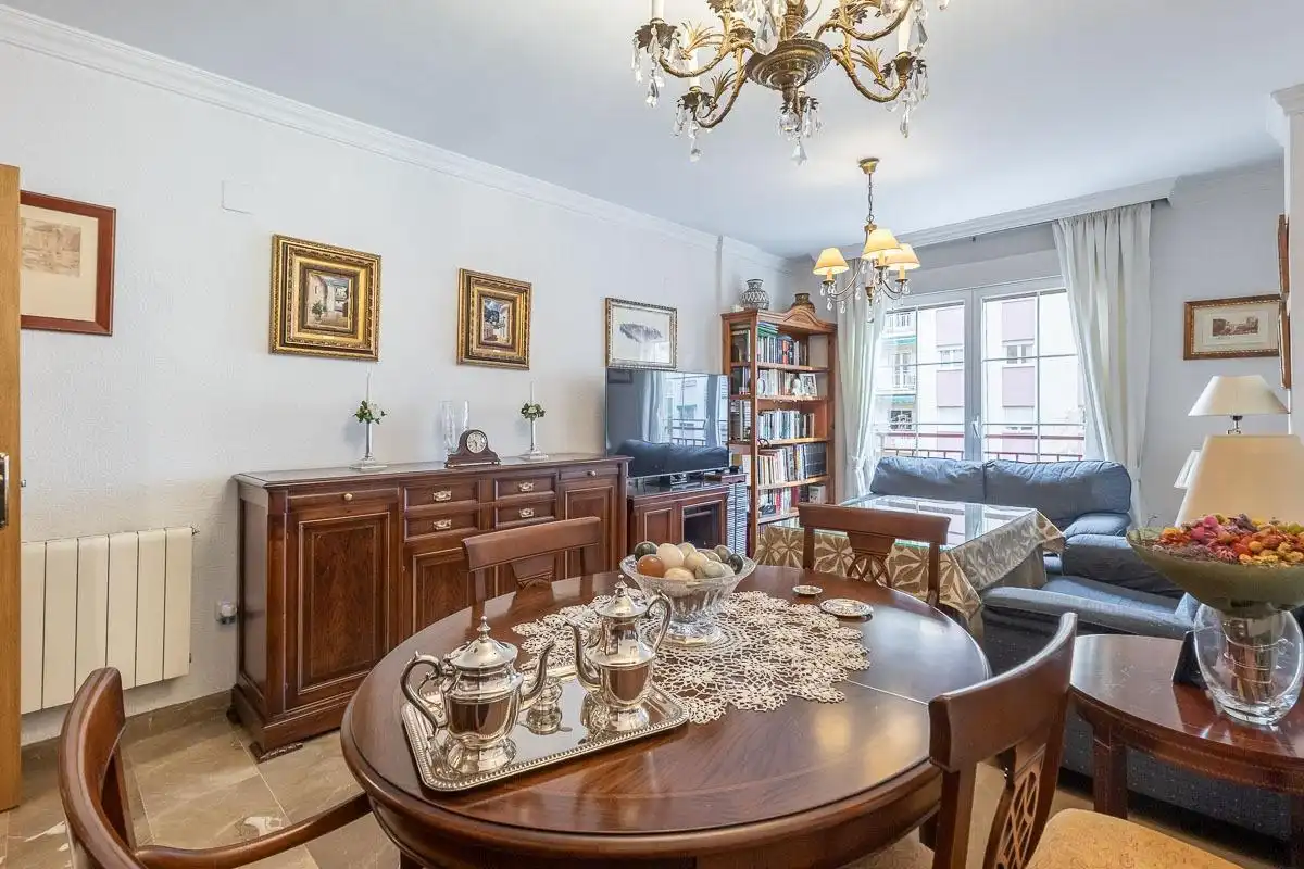 Comedor de Piso en venta en  Granada Capital con Aire acondicionado y Balcón