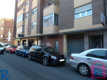 Local comercial en venda a San Mamés - La Palomera
