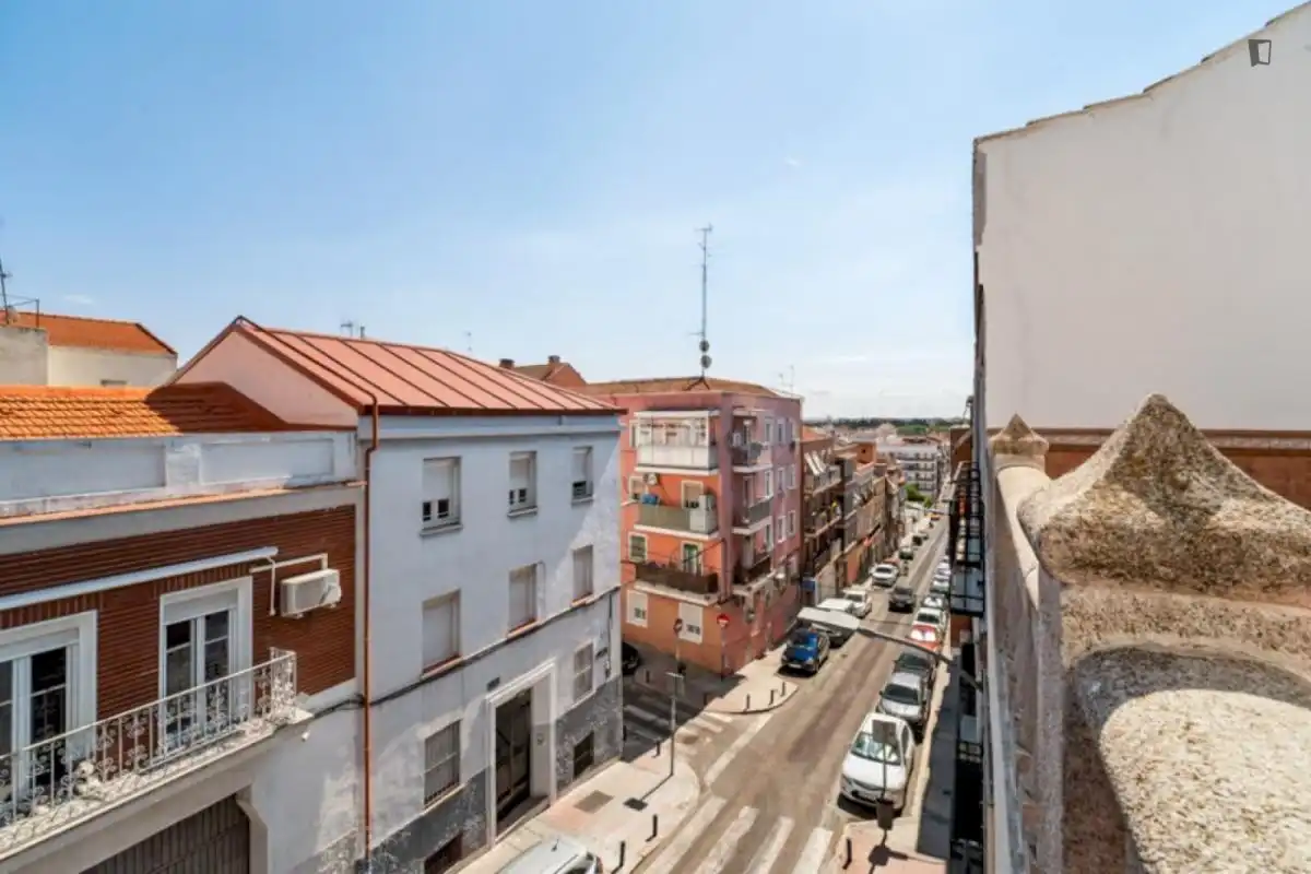 Vista exterior de Casa o xalet per a compartir en Madrid amb Calefacció, Moblat i Forn