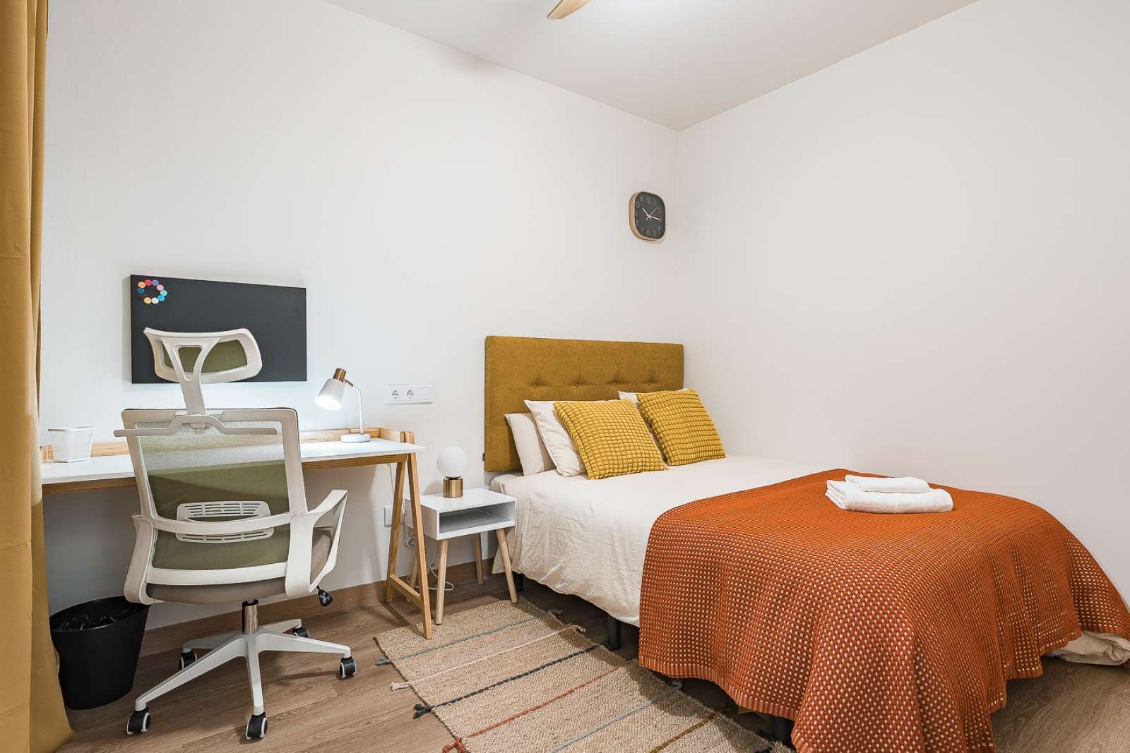 Habitación de Piso para compartir en L'Hospitalet de Llobregat con Aire acondicionado, Terraza y Amueblado