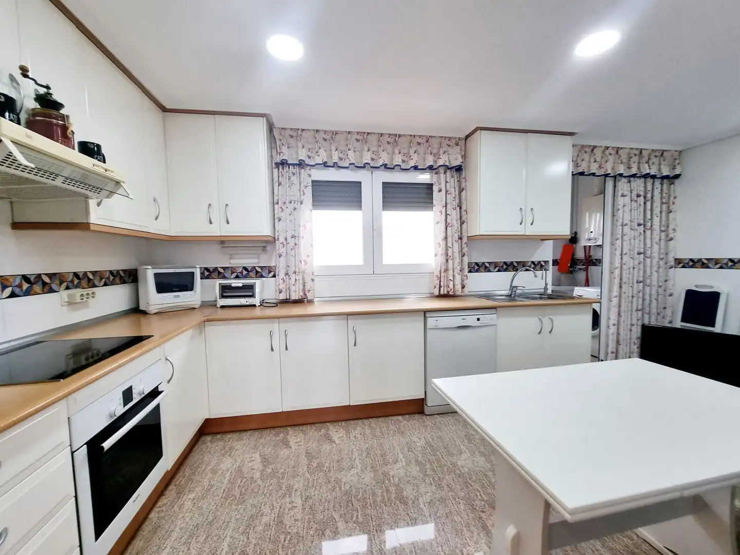 Appartamento con piscina in vendita a Playa de Poniente, imagen 13