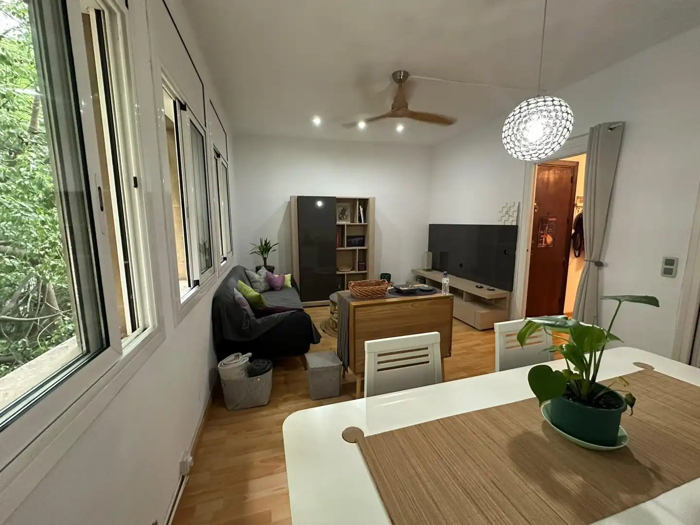 Sala d'estar de Apartament en venda en Barcelona amb Parquet, Traster i Moblat