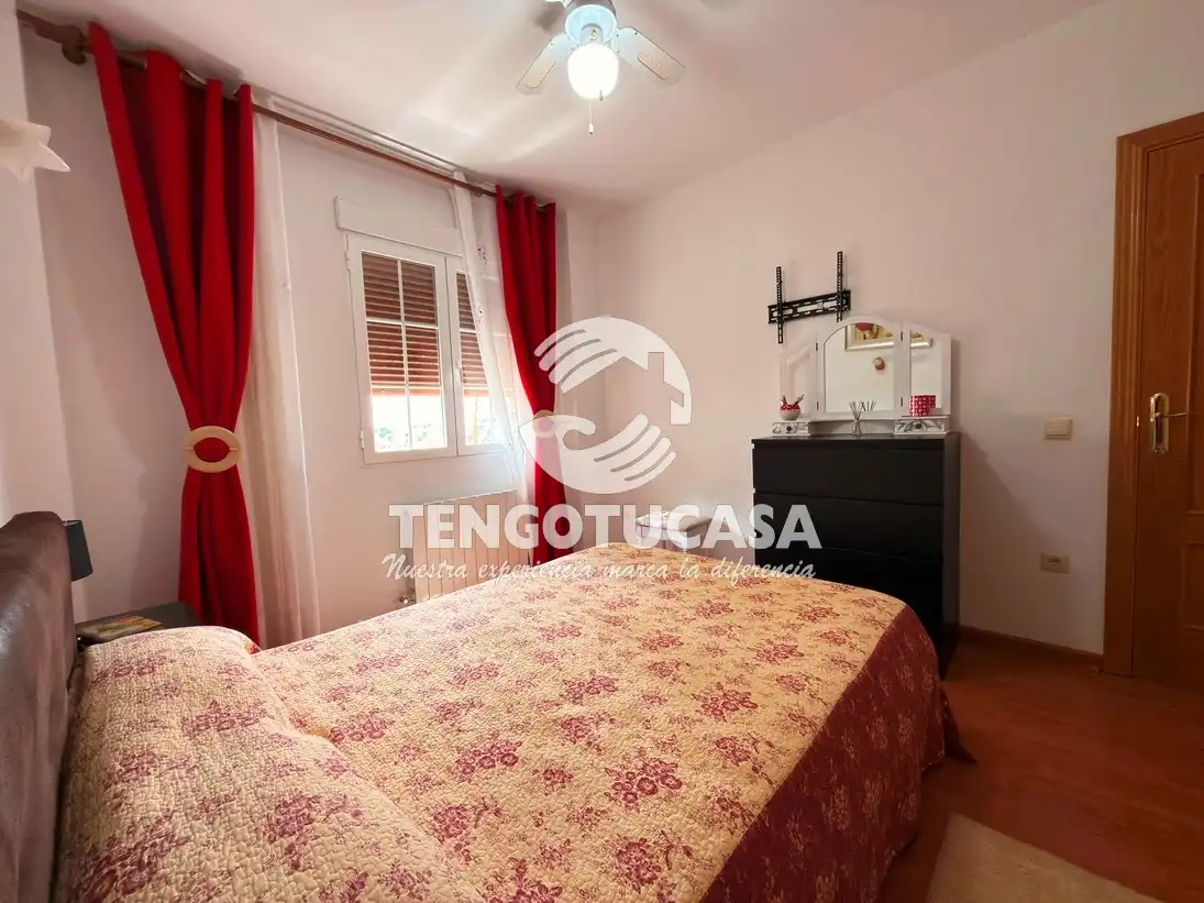 Habitación de Casa o chalet en venta en Bargas con Aire acondicionado, Calefacción y Jardín privado