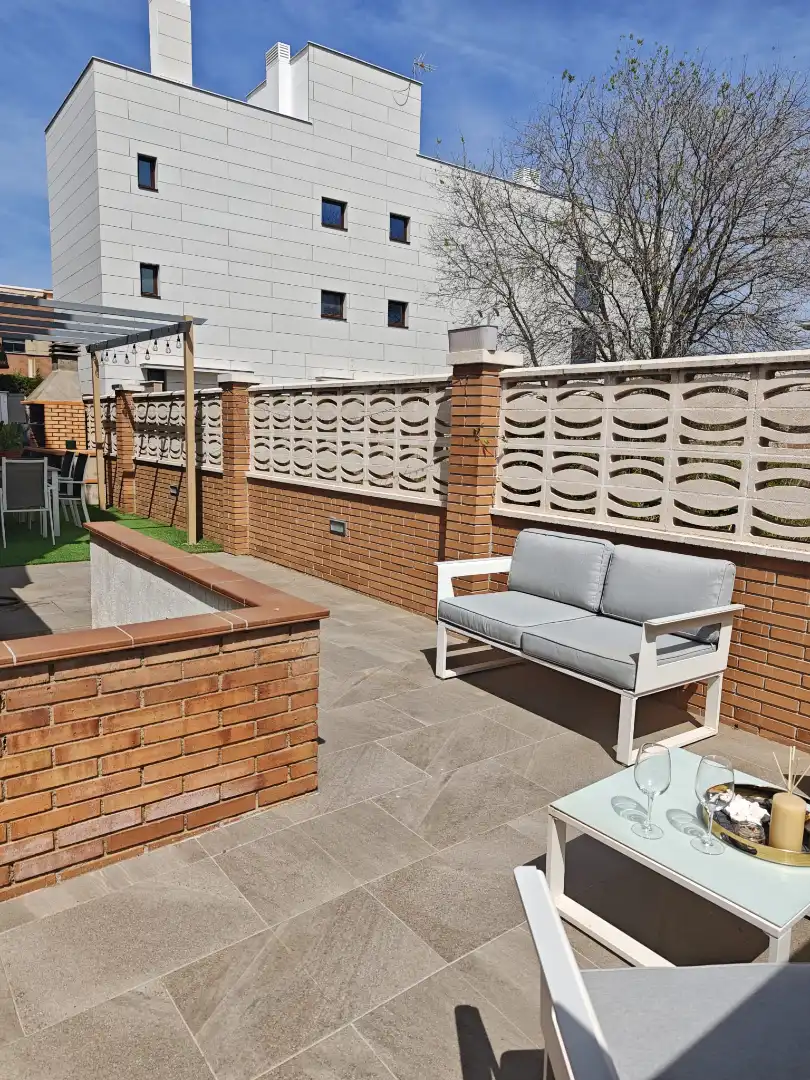 Terraza de Casa adosada en venta en Cubelles con Aire acondicionado, Calefacción y Jardín privado
