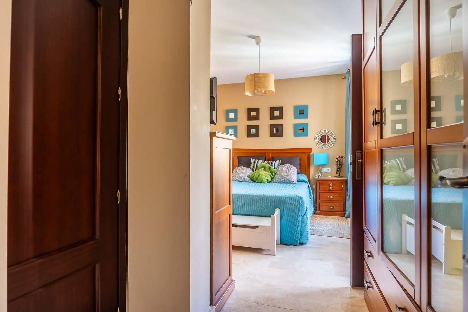 Schlafzimmer von Einfamilien-Reihenhaus zum Verkauf in Sevilla mit Klimaanlage und Abstellraum